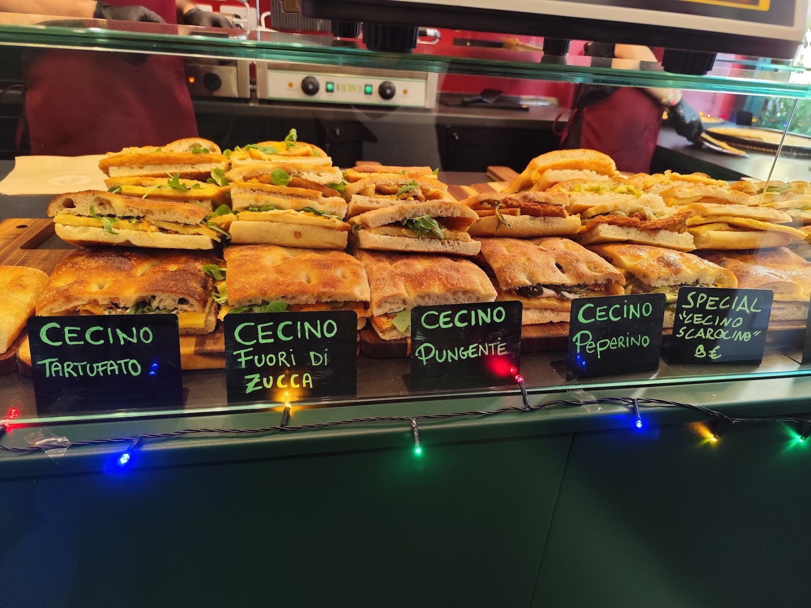 Focacceria Cecino: food & drinks