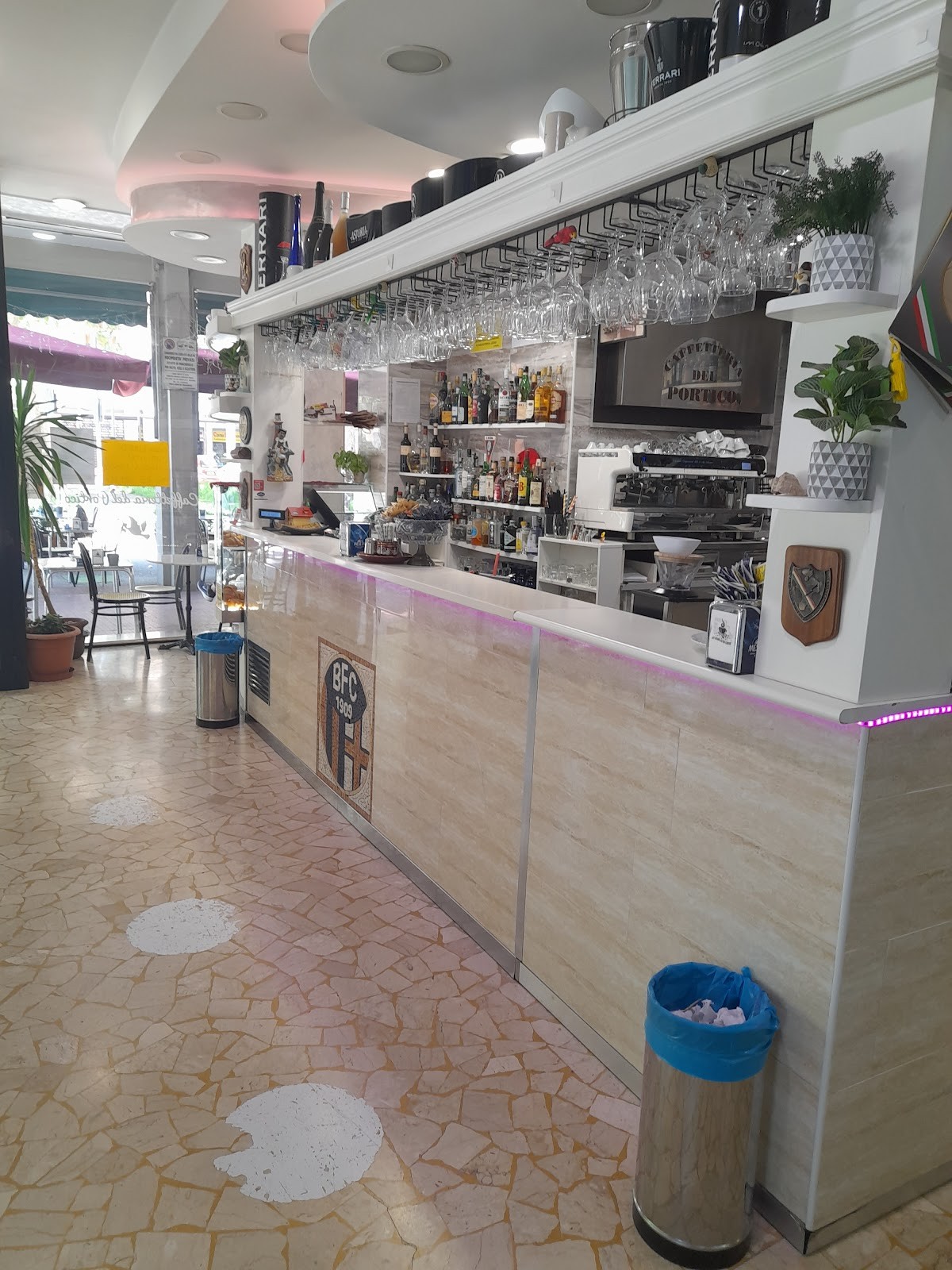 Caffetteria Del Portico: the place