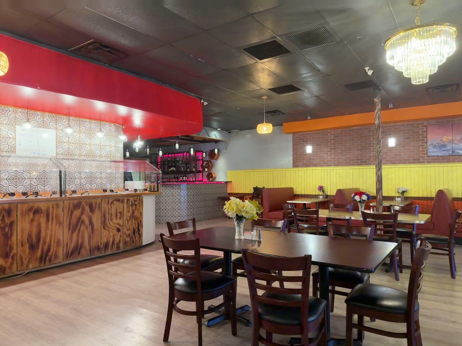 Himalaya Kosheli Nepali & Indian: the place