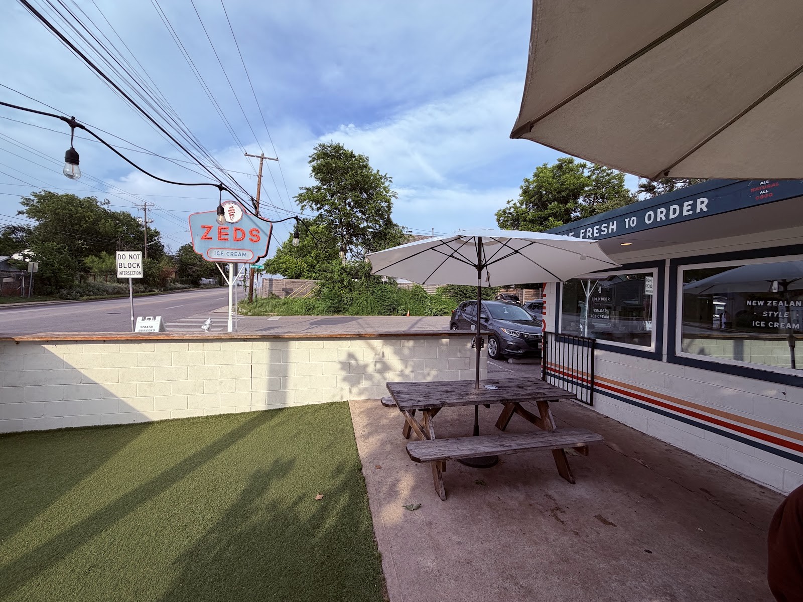Zeds Real Fruit Ice Cream: the place