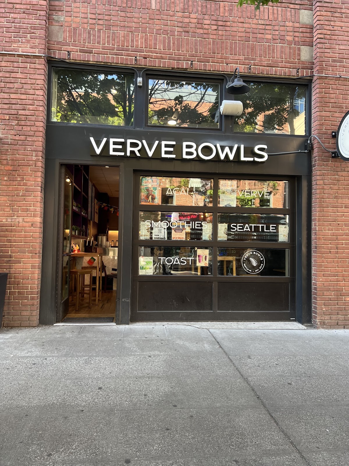 Verve Bowls - Downtown: the place