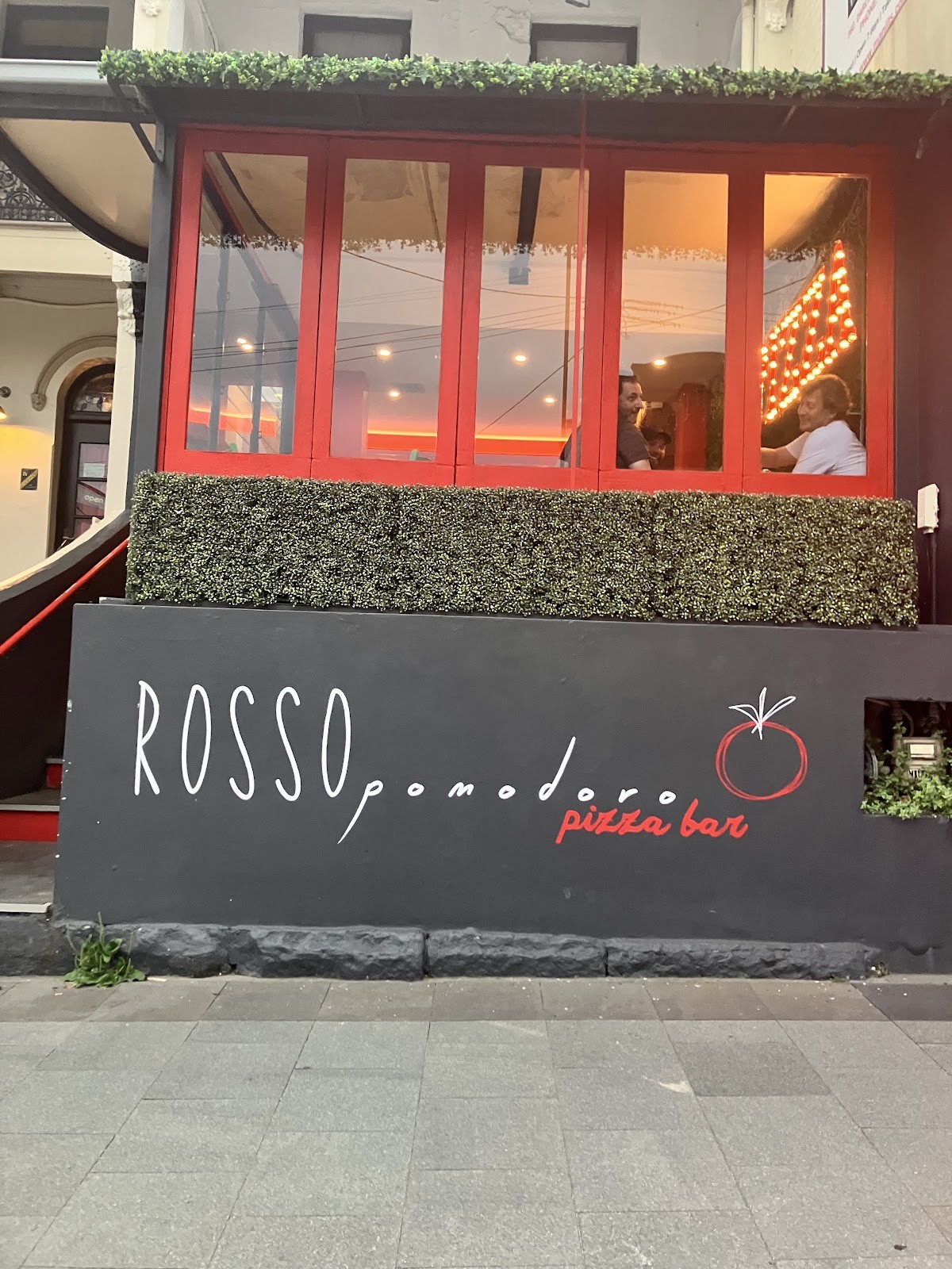 Rosso Balmain: the place