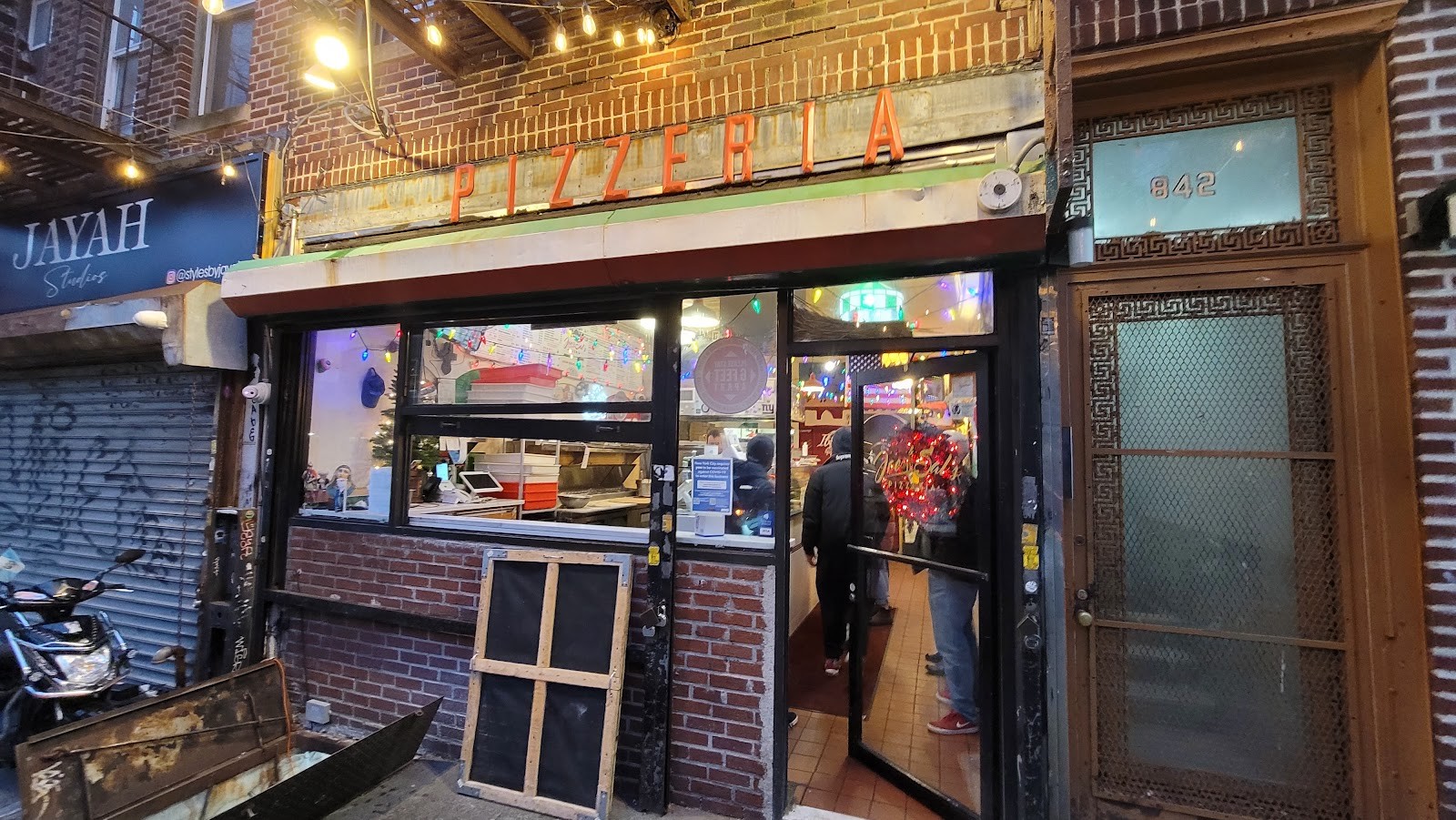 Joe & Sal's Pizza: the place