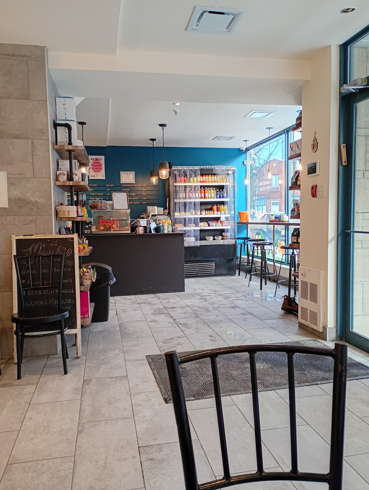 Café Navire: the place