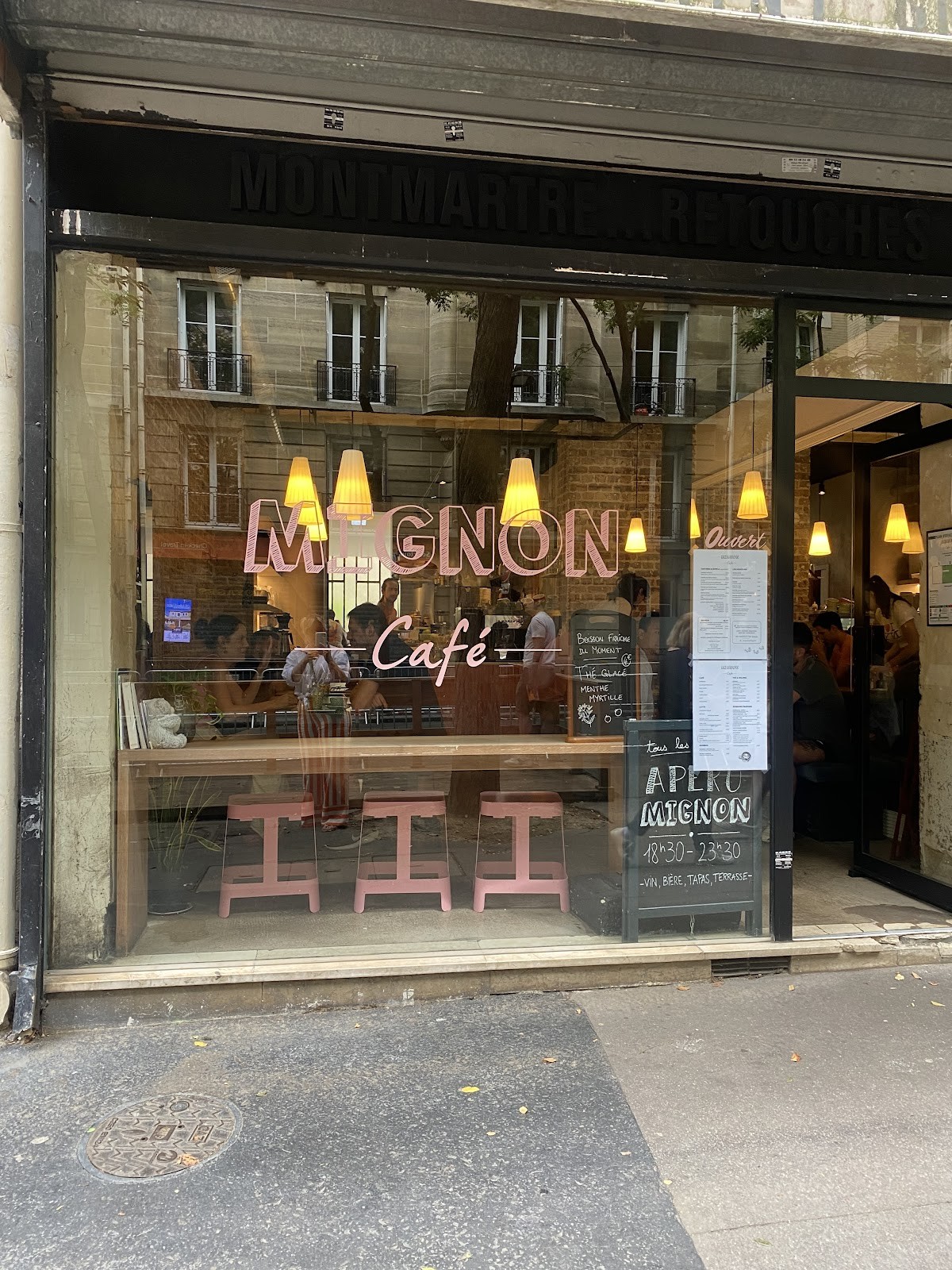 Mignon Café: the place