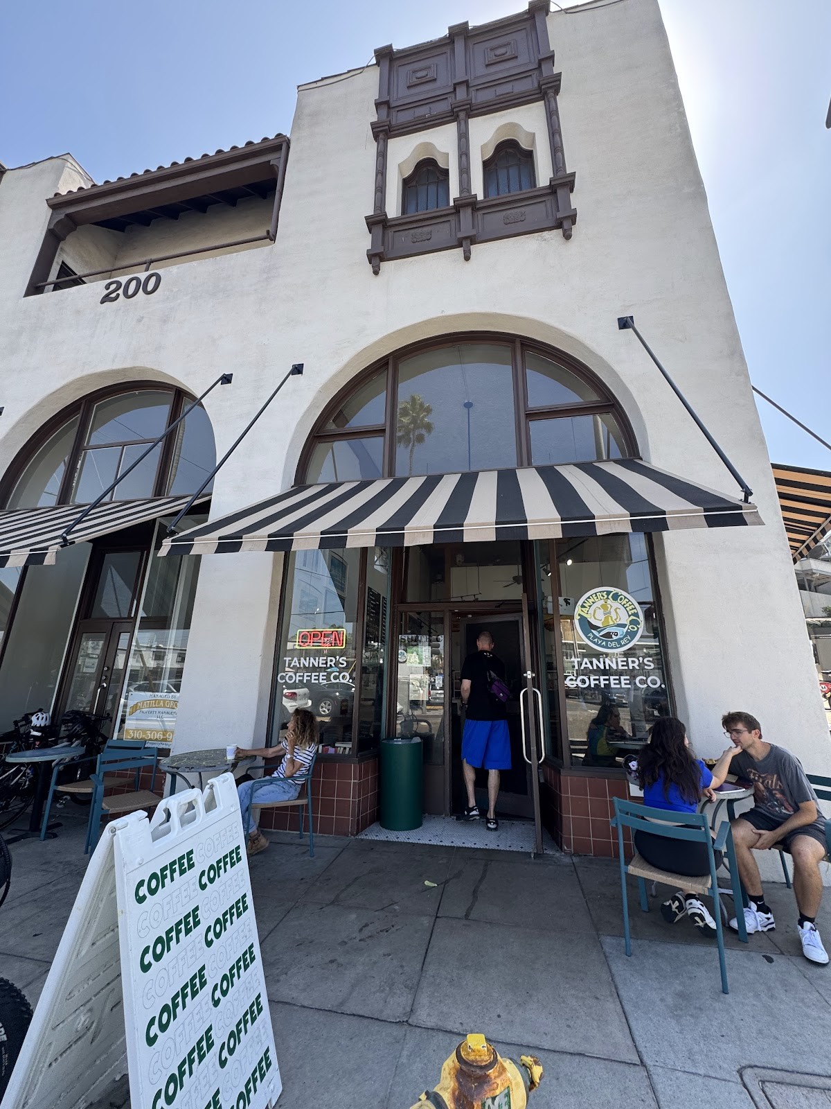 Tanner's Coffee Co. - Playa del Rey: the place