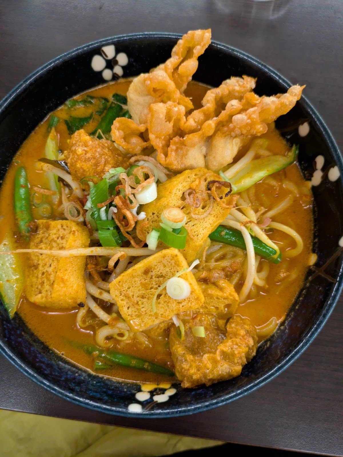 Suissi Vegan Kitchen: food & drinks