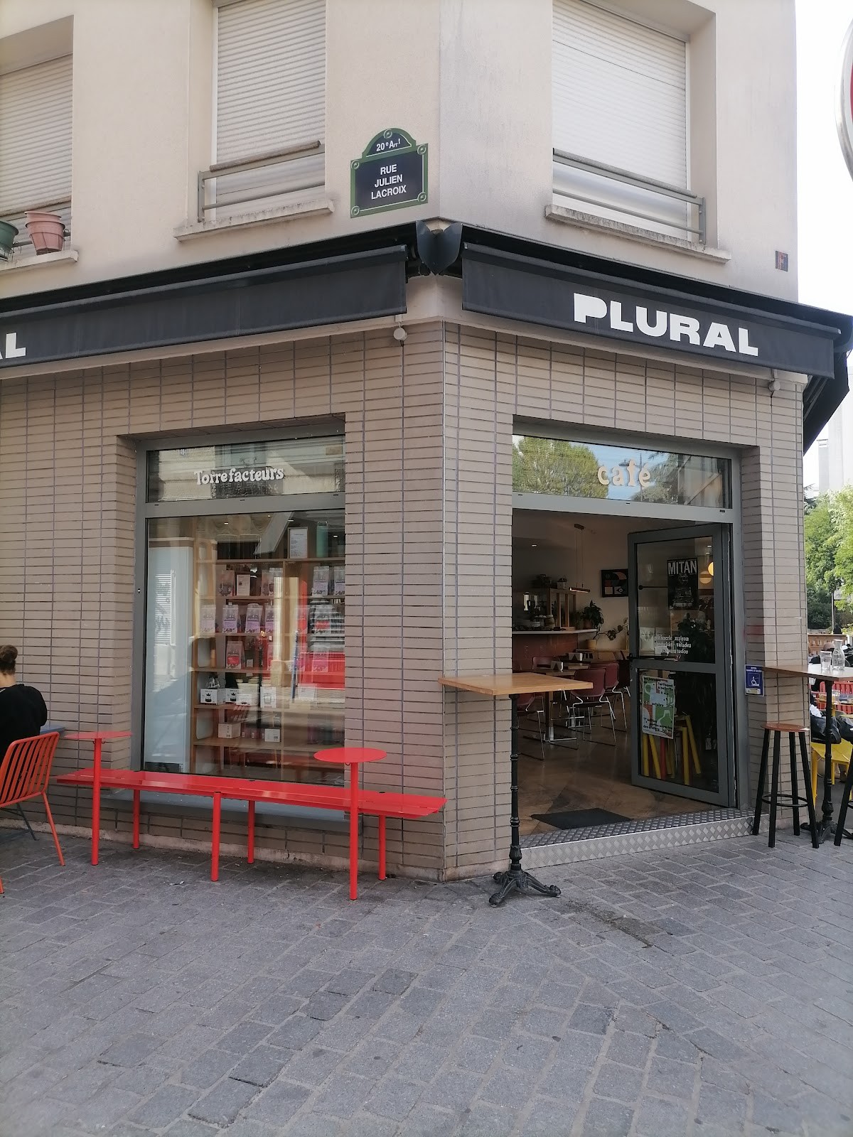 Plural Café: the place