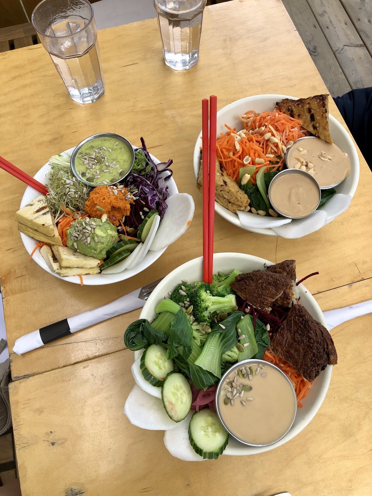 Aux Vivres Plateau: food & drinks
