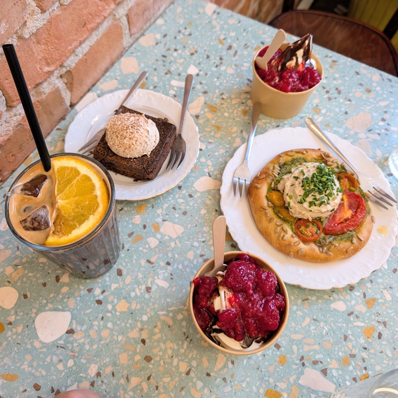BAJA Vegan Patisserie: food & drinks