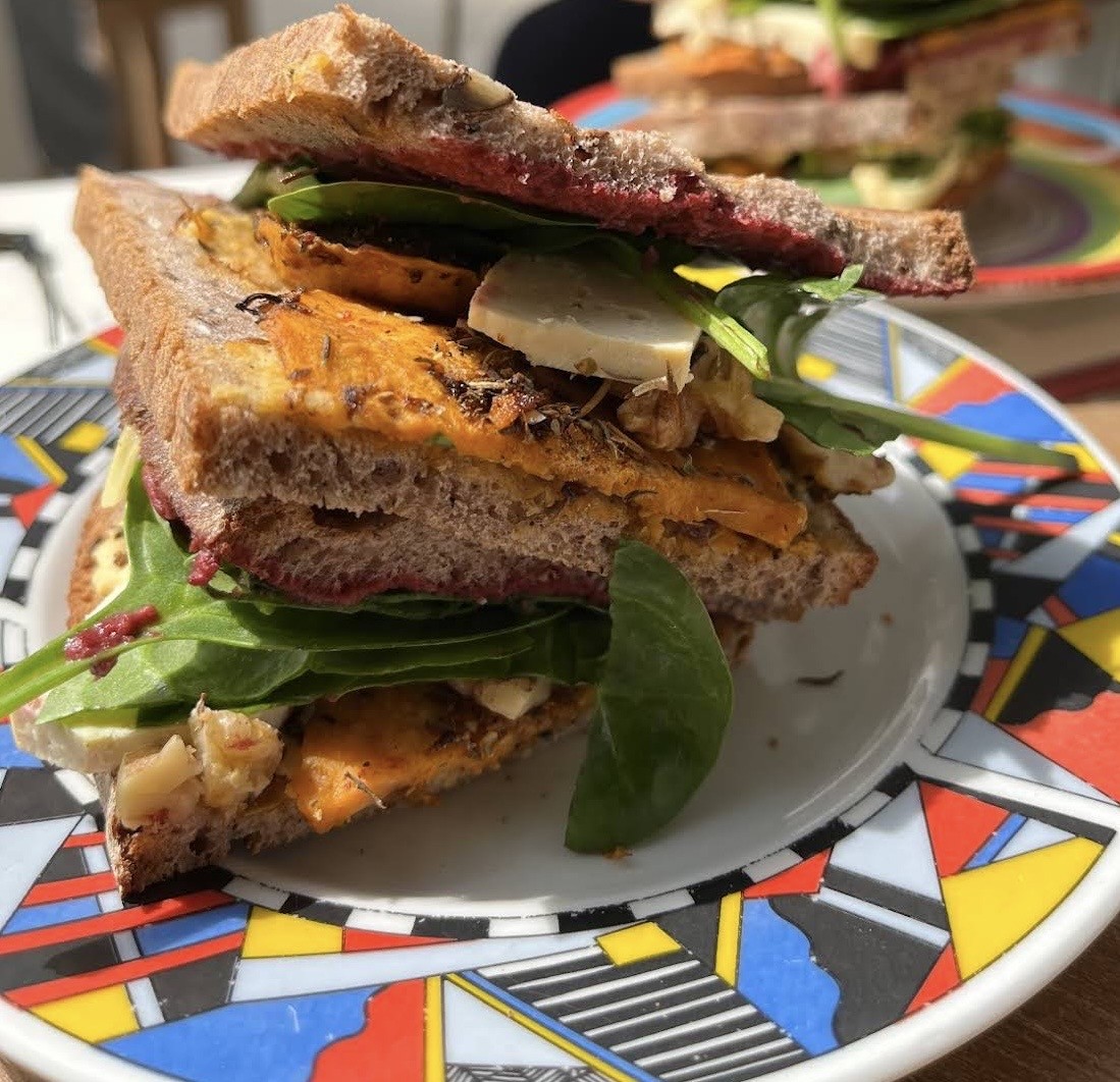 vevi - Veganes Vintage Café: food & drinks