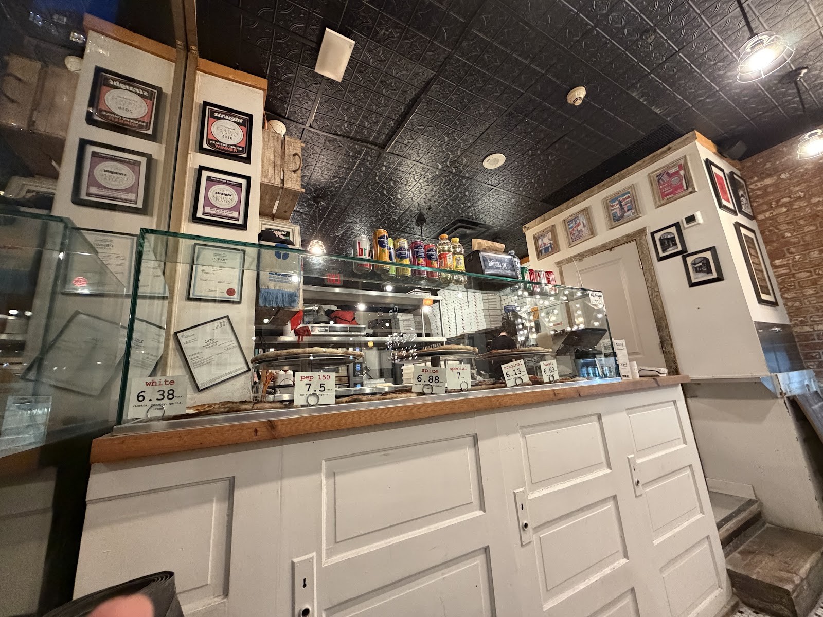 Straight Brooklyn Pizza: the place