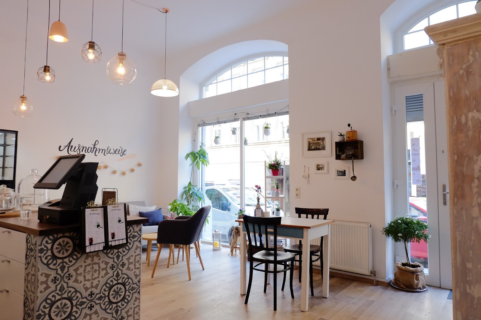 ausnahmsweise - Café für vegane, glutenfreie Kuchen: the place