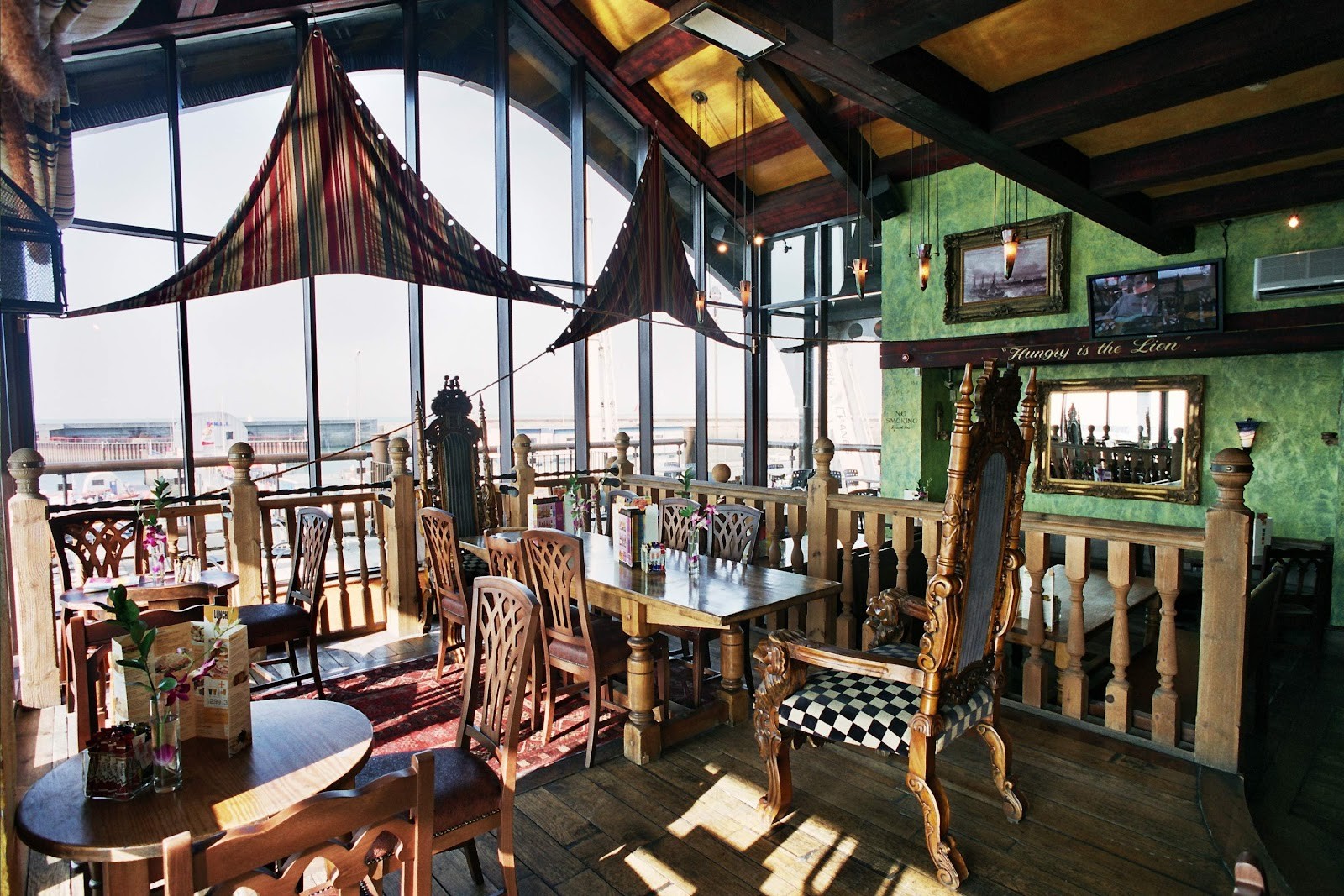 The West Quay - JD Wetherspoon: the place