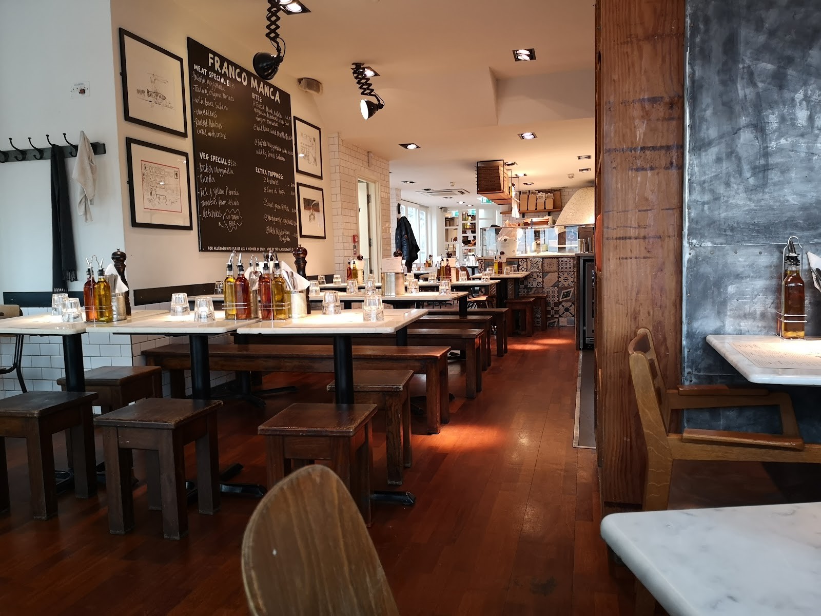 Franco Manca Balham: the place