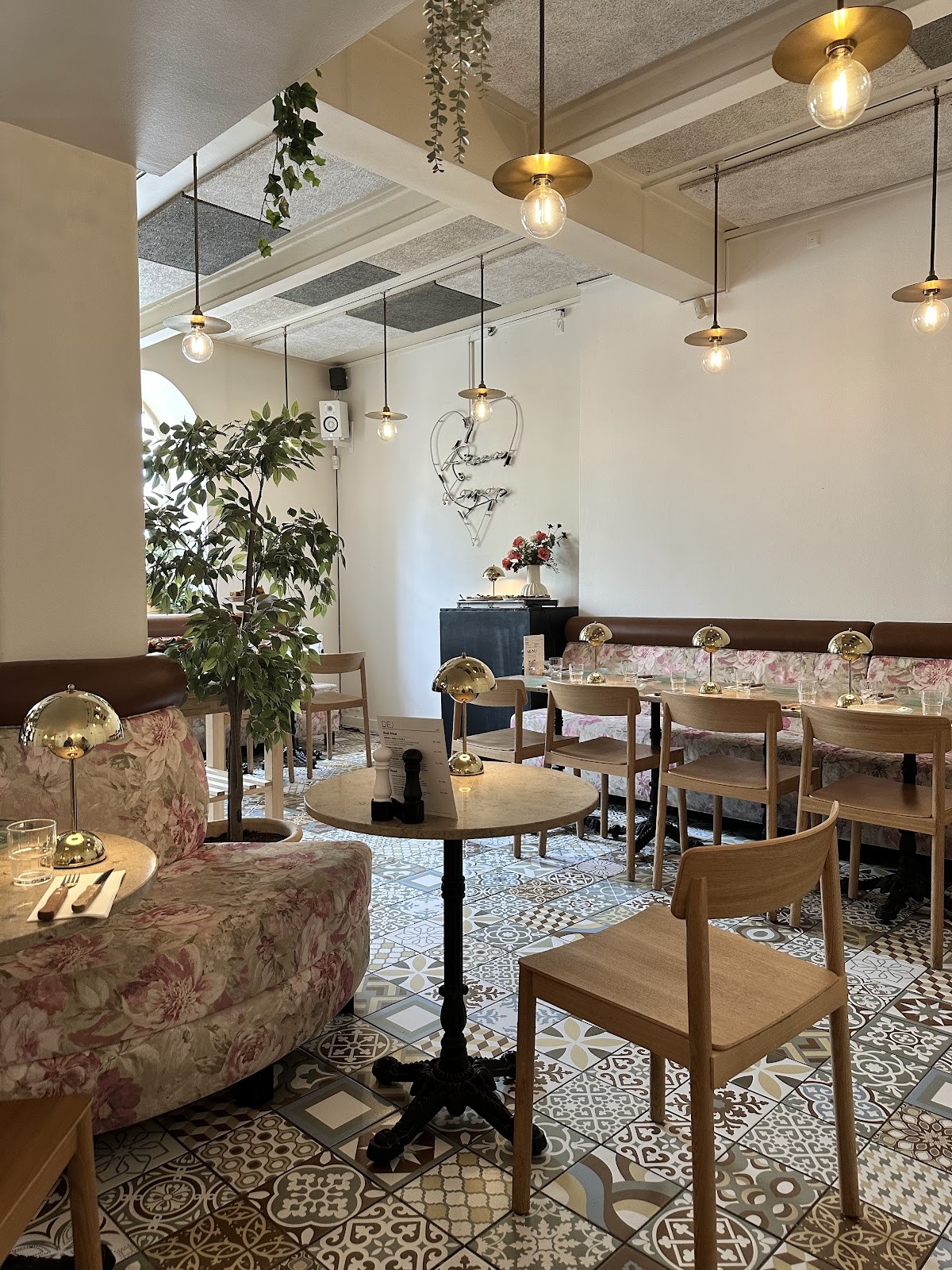 Dej: the place