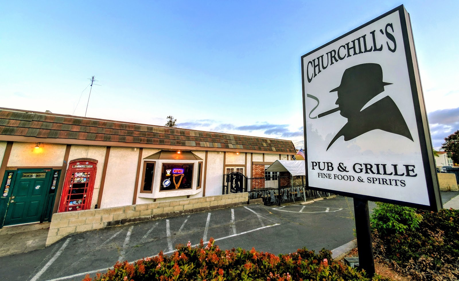 Churchill's Pub & Grille: the place
