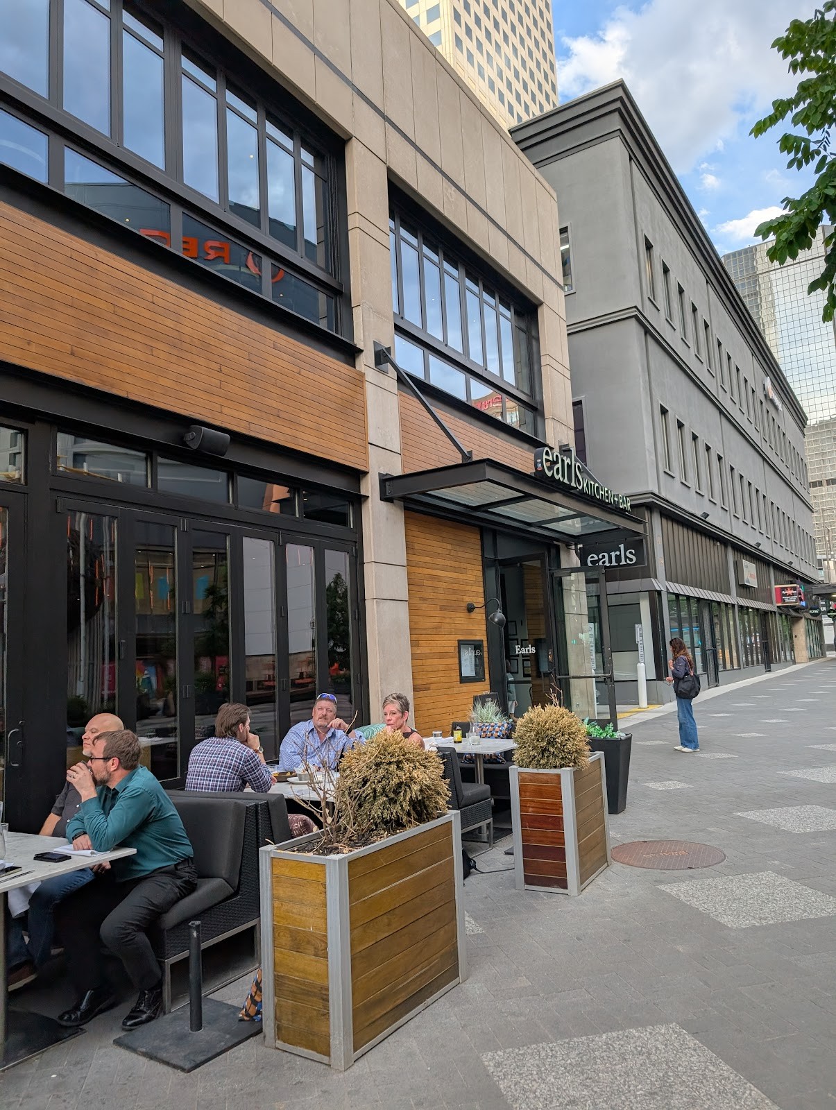 Earls Kitchen + Bar: the place
