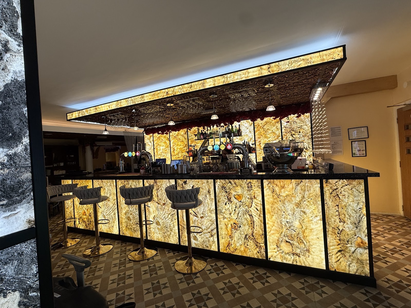 Sthan M1: the place
