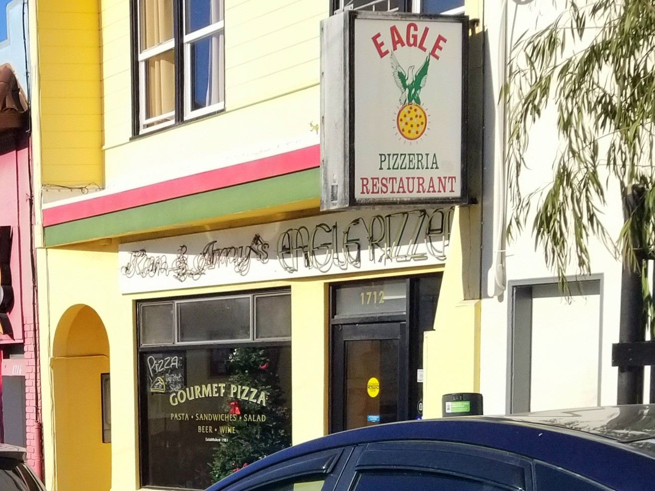 Eagle Pizzeria: the place