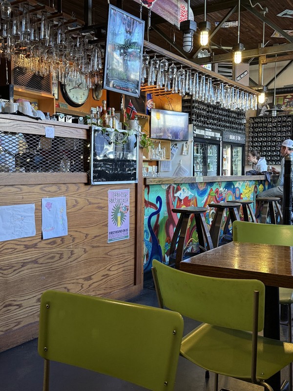Ballard Kiss Cafe: photo 4