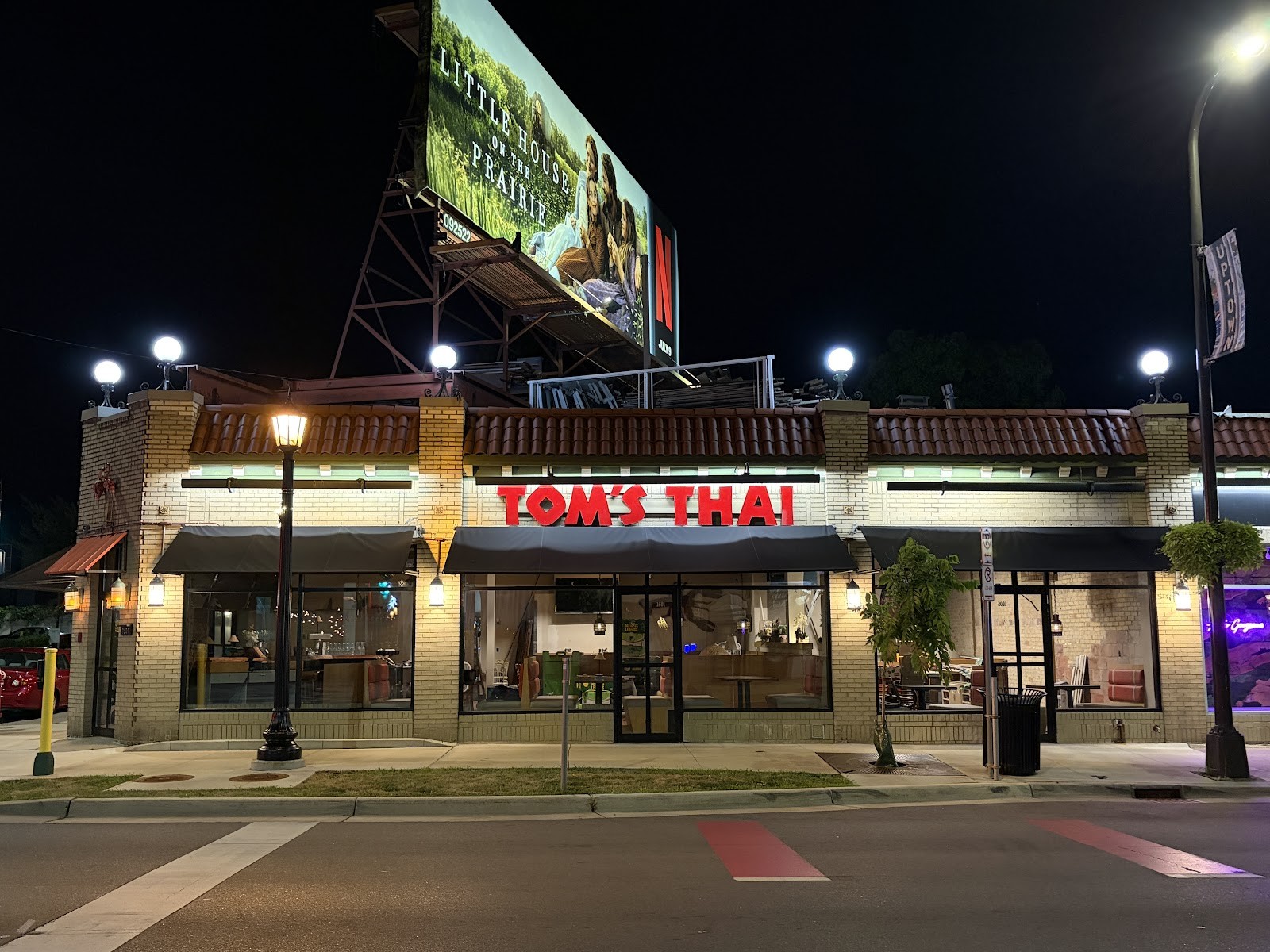 Tom's Thai: the place