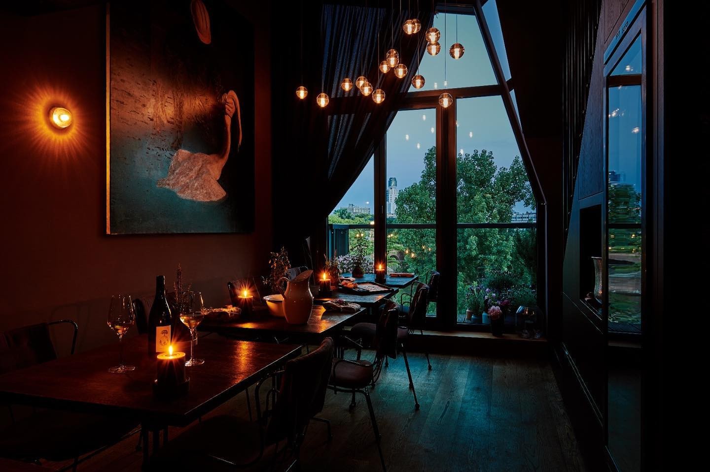 SEVEN SWANS: the place