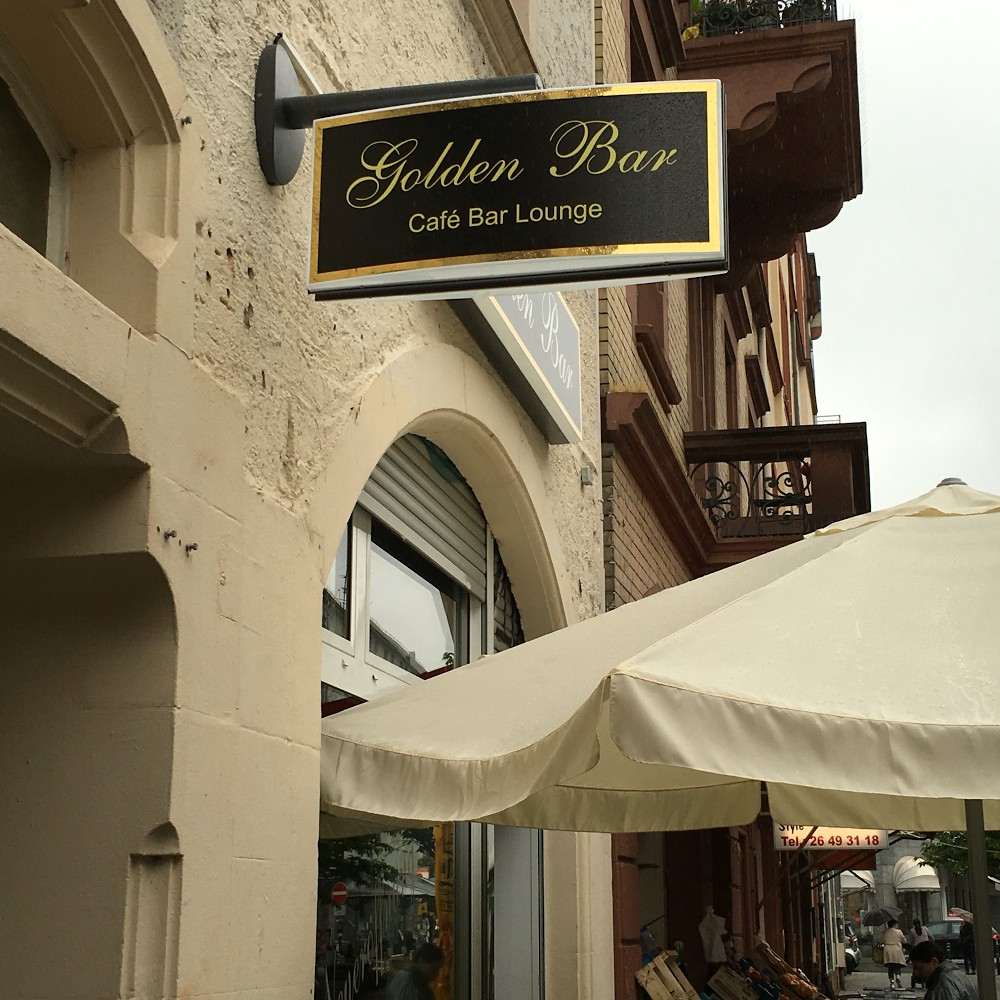 Golden Café: the place