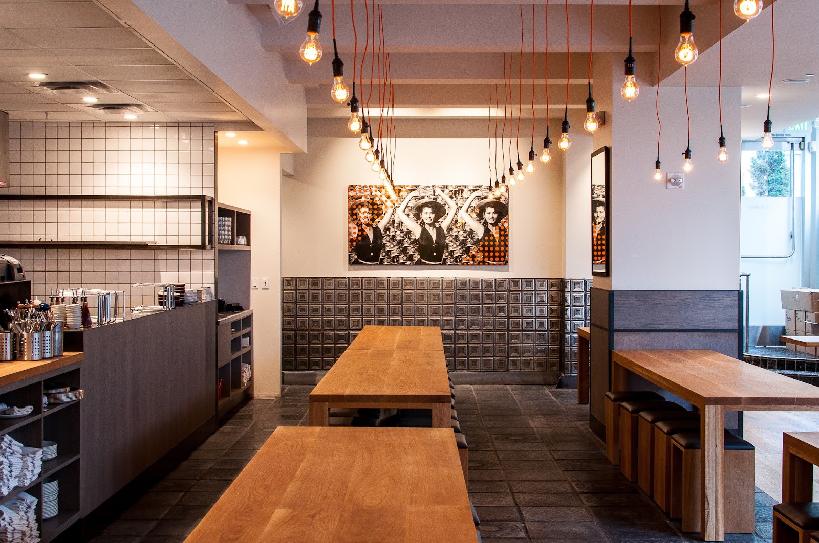 Delarosa Downtown: the place