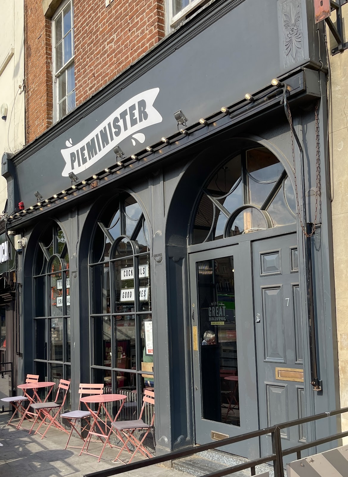 Pieminister - Broad Quay: the place