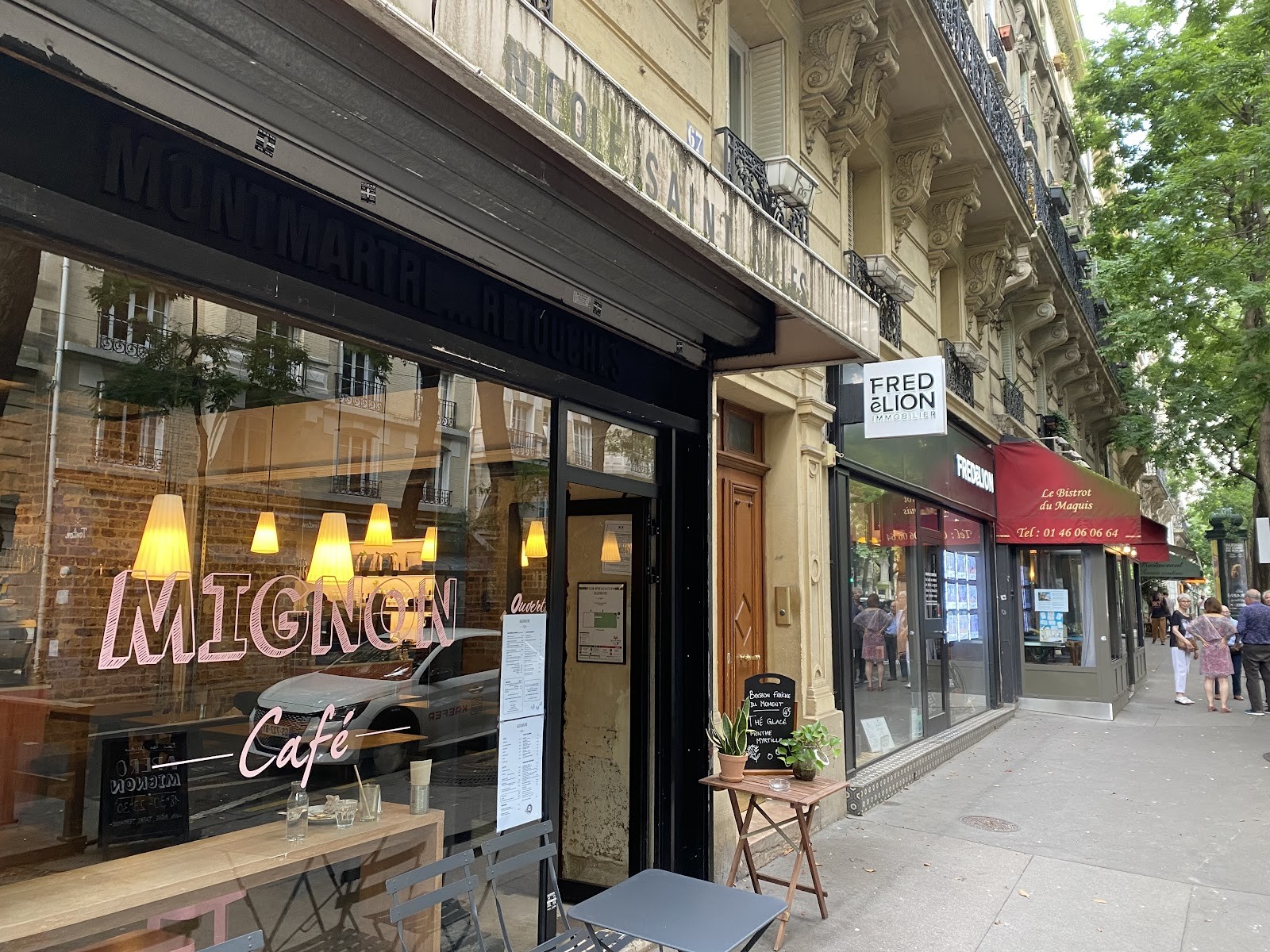 Mignon Café: the place