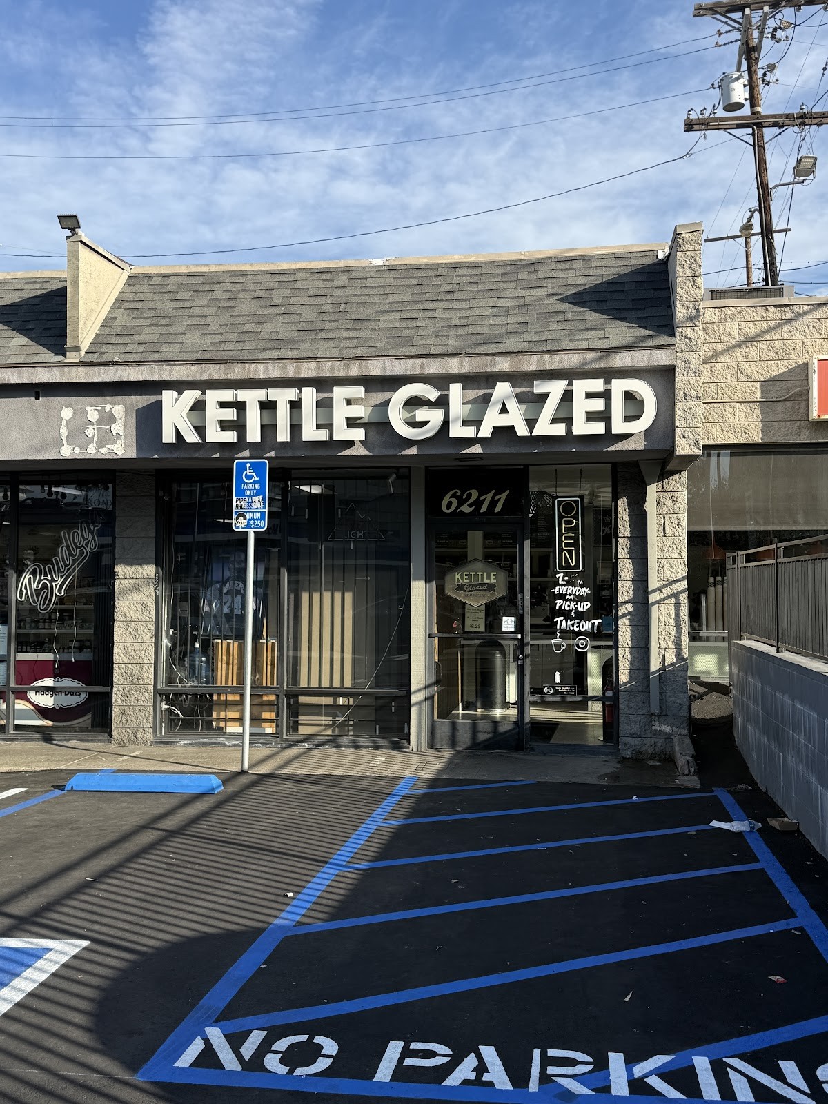 Kettle Glazed Doughnuts: the place