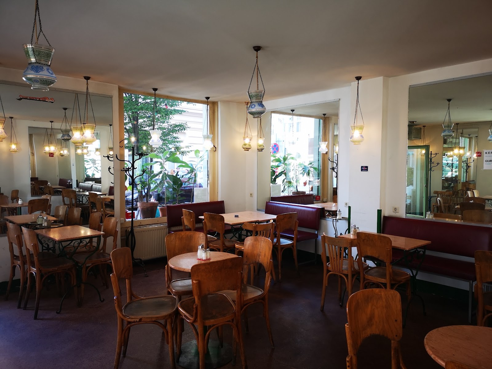 Café NIL: the place