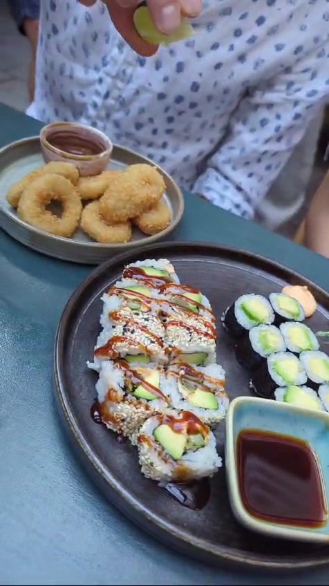 Ahimsa Restaurant: food & drinks