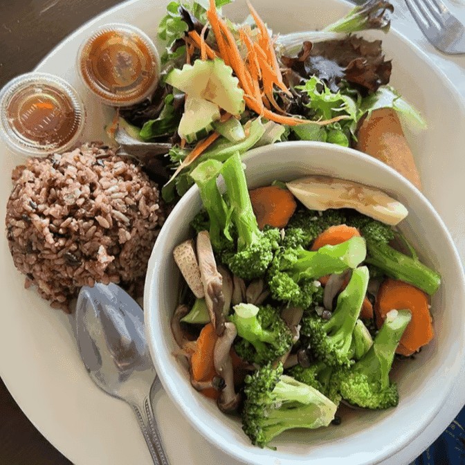 Lotus Vegan: food & drinks