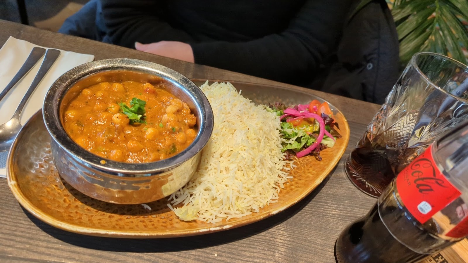 SVAAdish Hoheluft: food & drinks