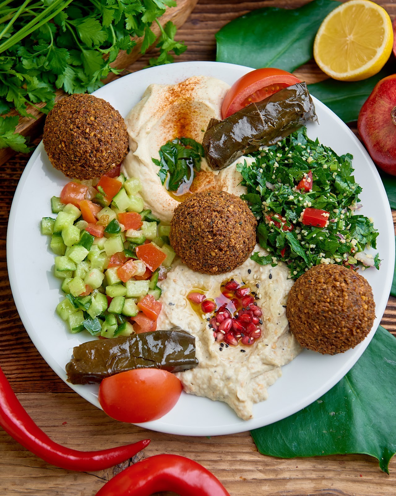 Mezze hummus & falafel: food & drinks