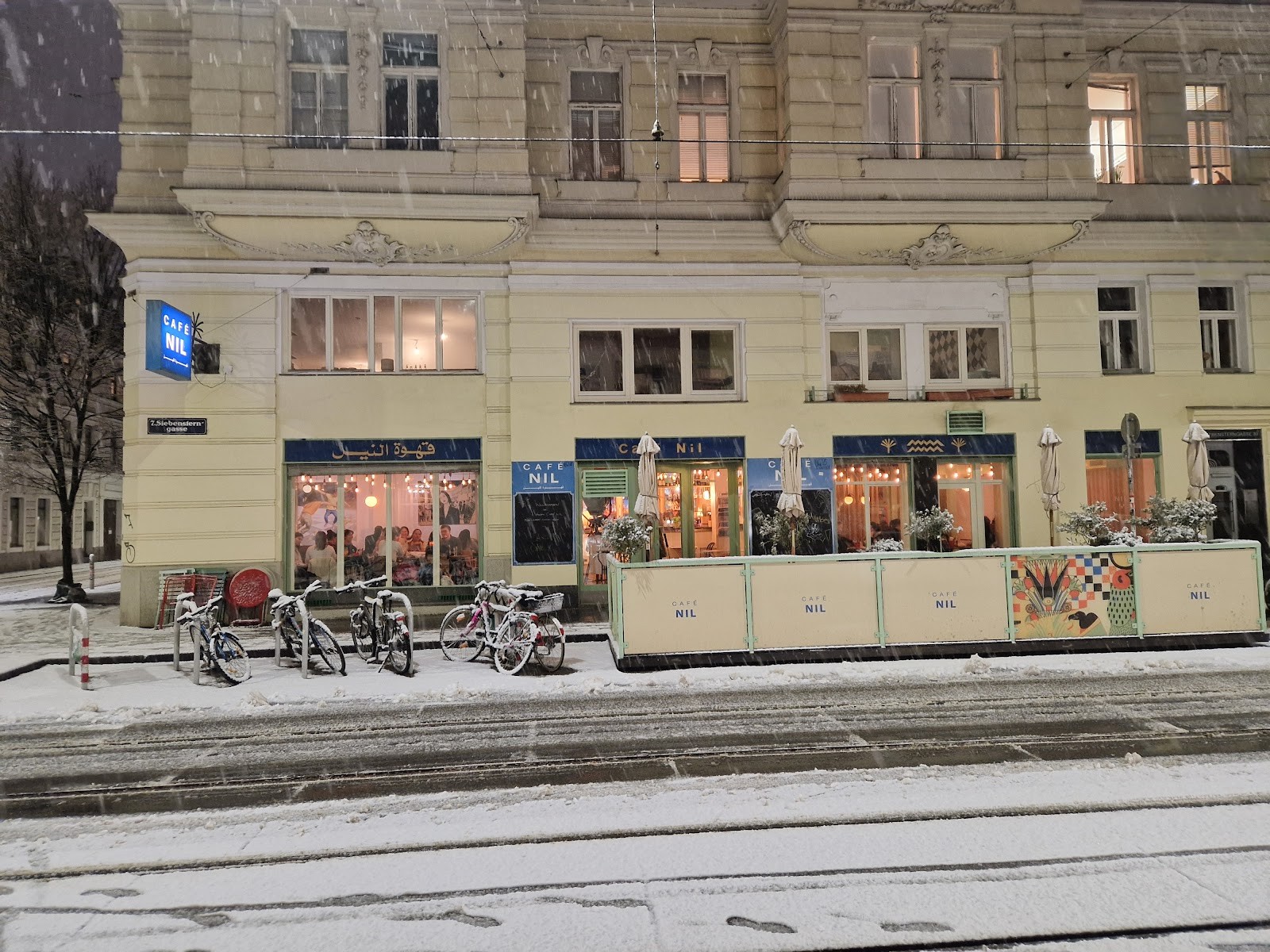 Café NIL: the place