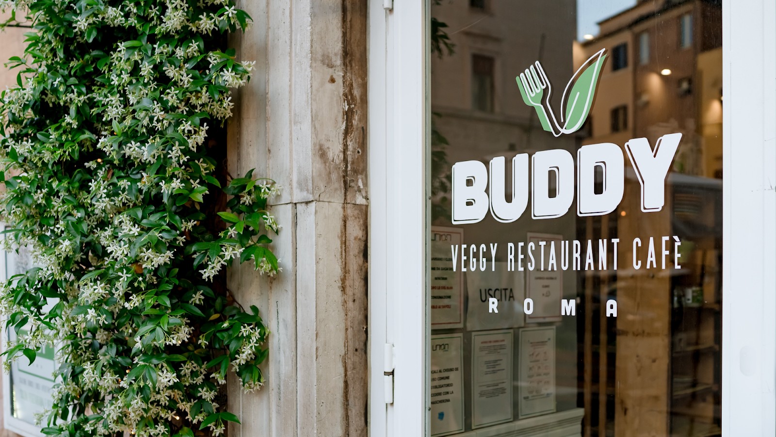 Buddy Veggy Restaurant Cafè: the place