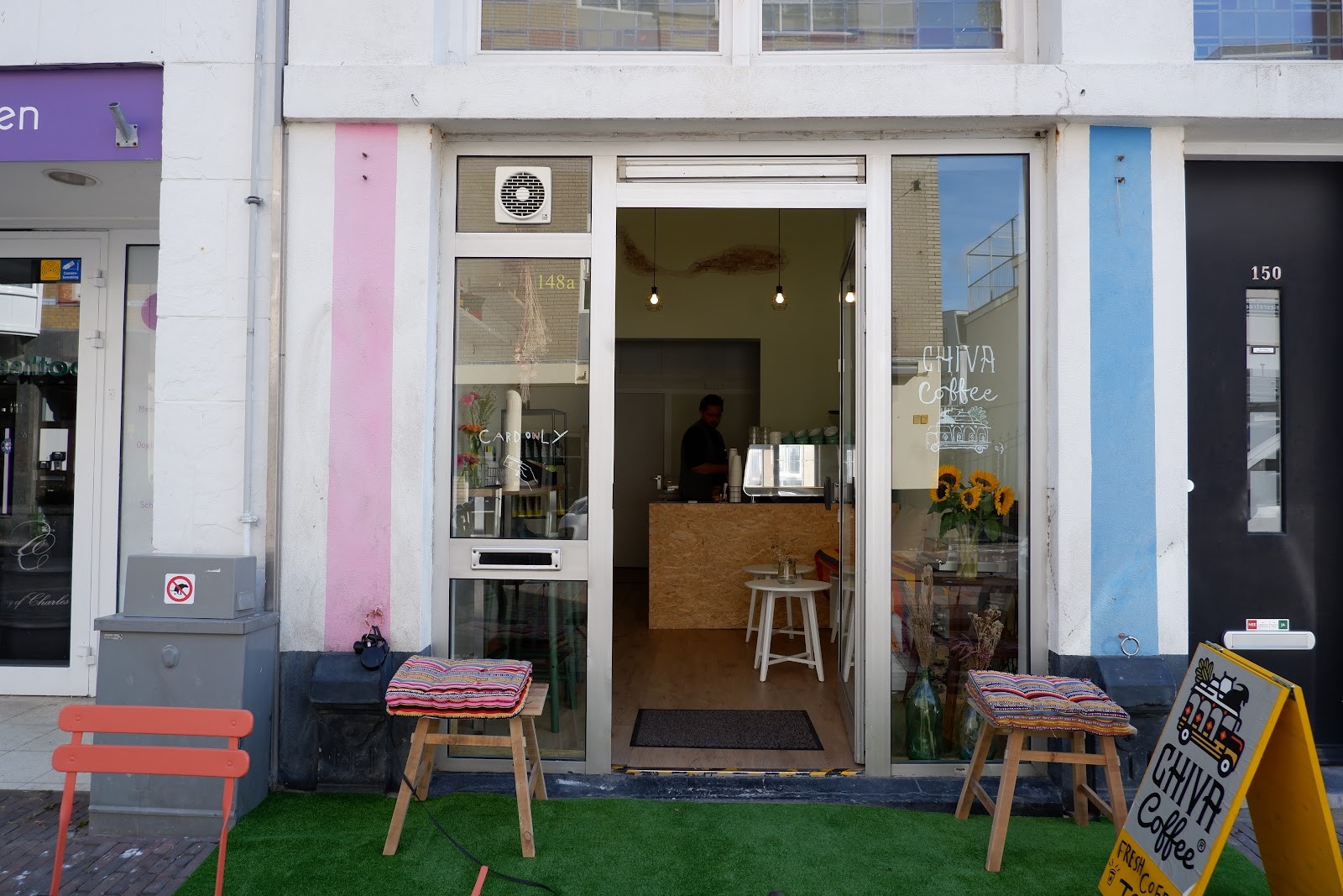 Chiva Coffee: the place