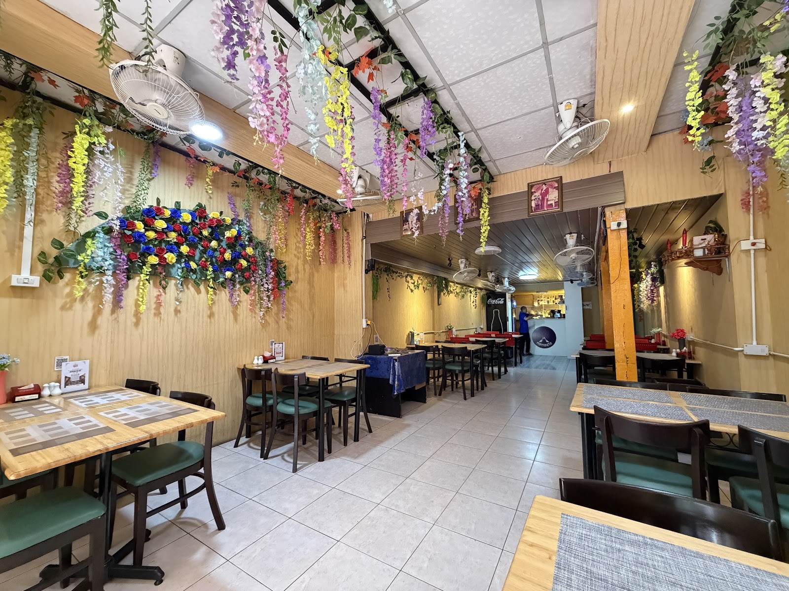 Indian Kebab and Curries: the place