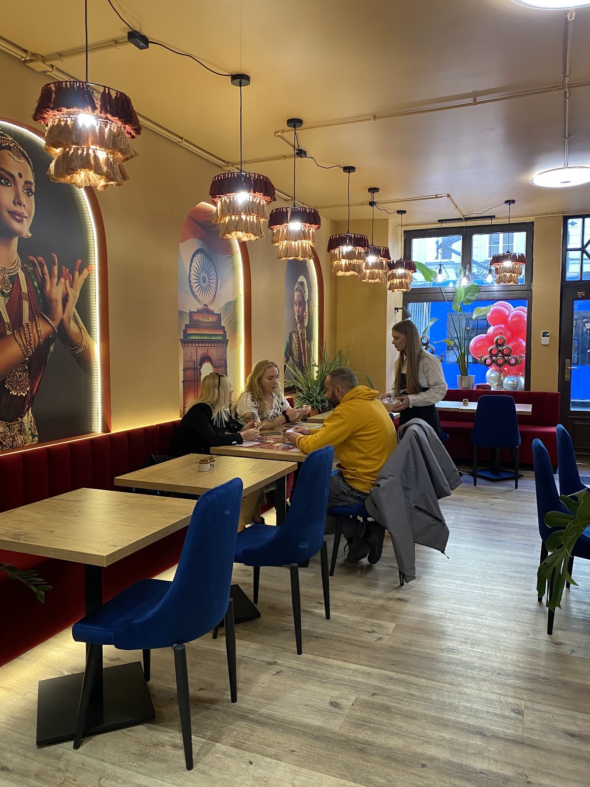 BHARAT FLAME INDIAN RESTAURANT حلال.: the place