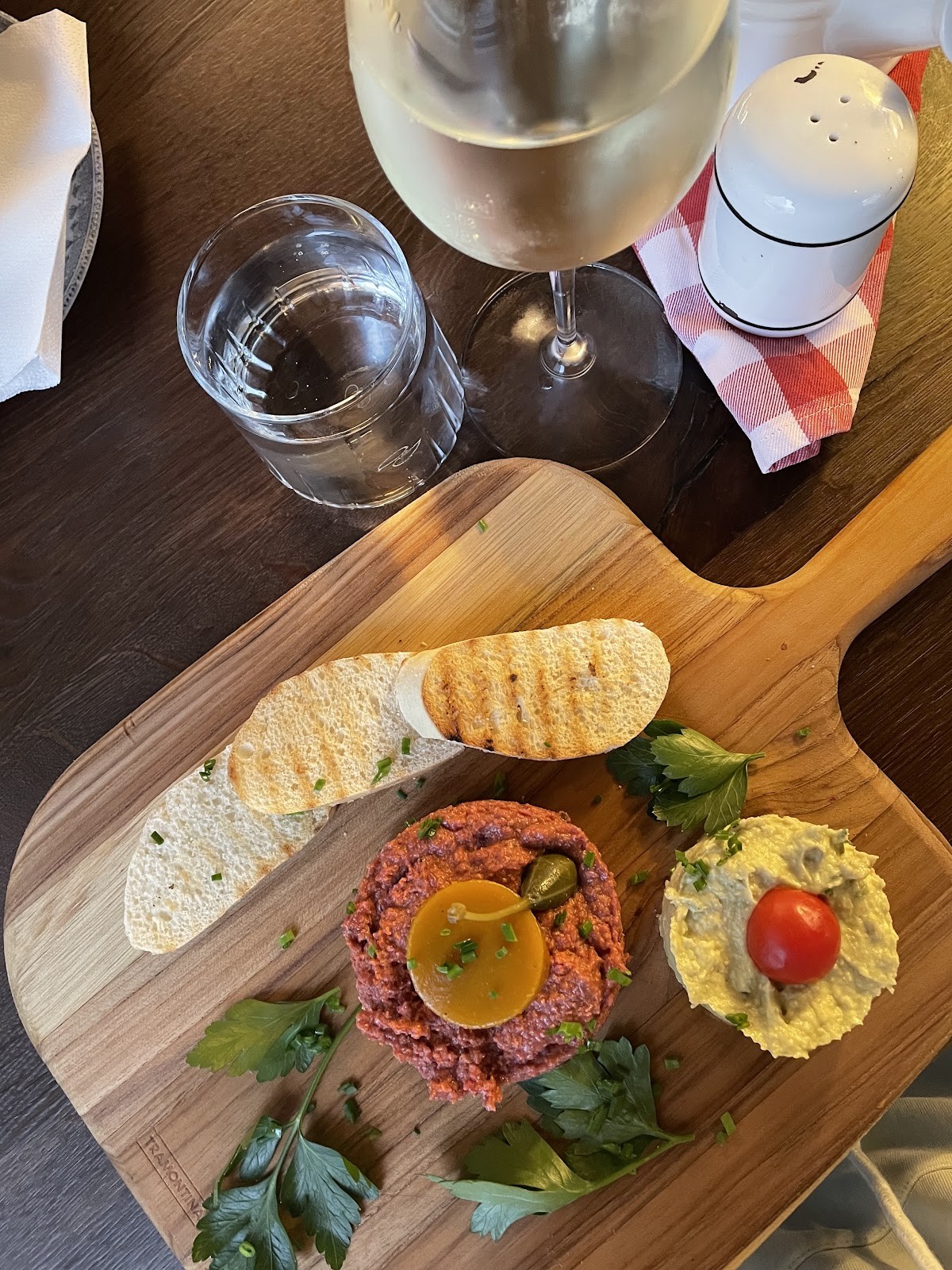 Velani Restaurant - 1080: food & drinks