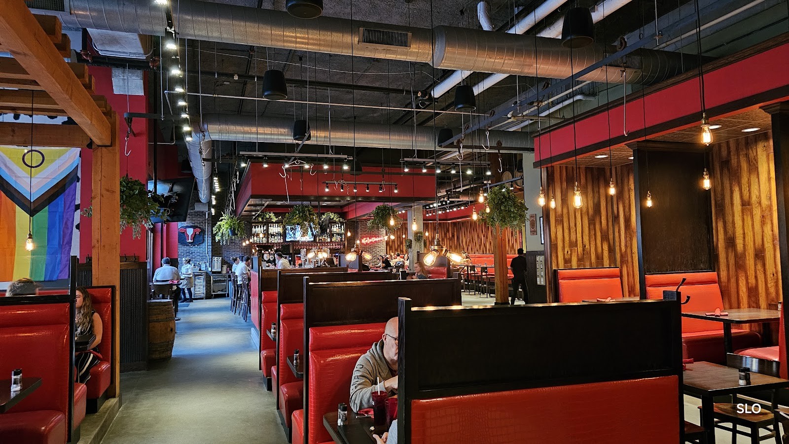 Red Cow - 1st Ave: the place