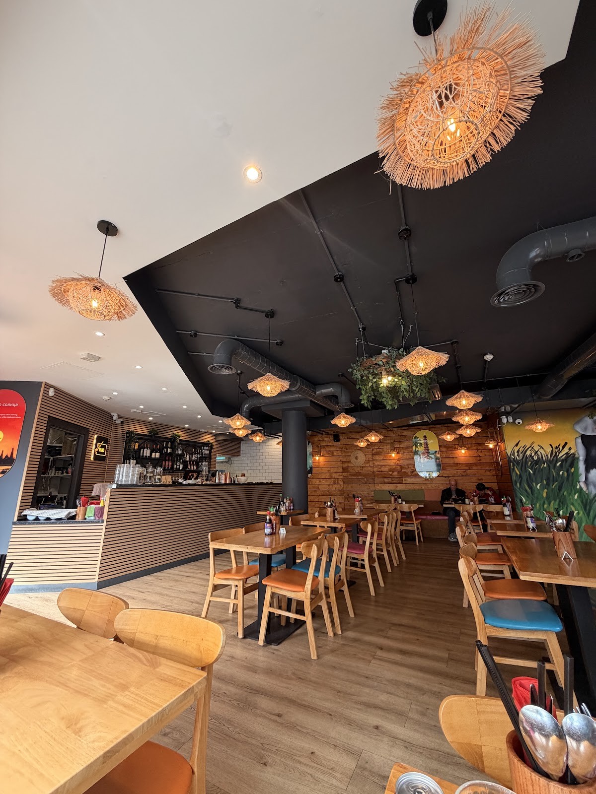 Madame Pho, Thomas Street: the place