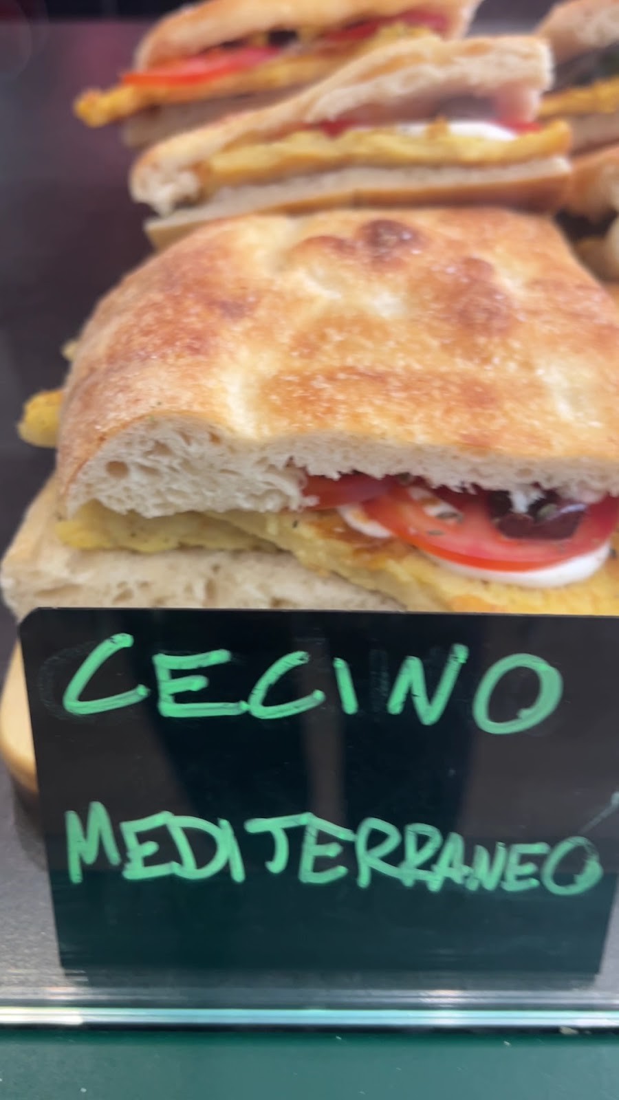 Focacceria Cecino: food & drinks