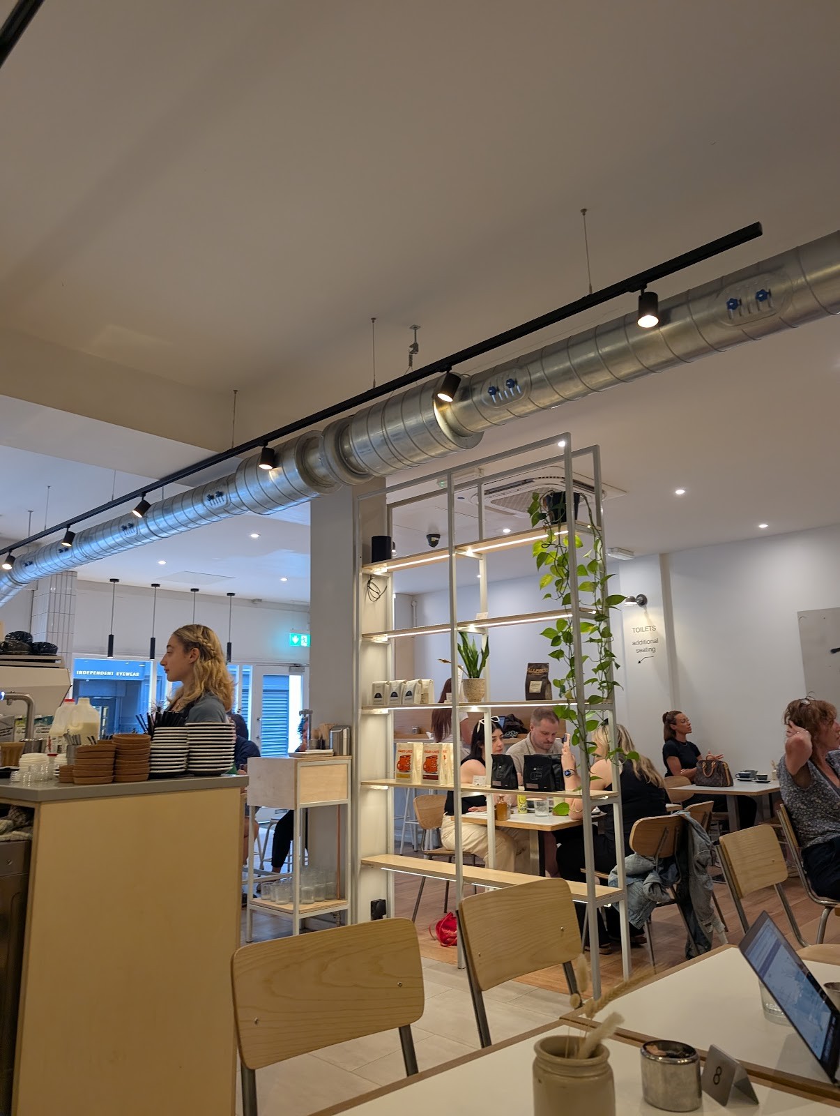 Laneway & Co: the place