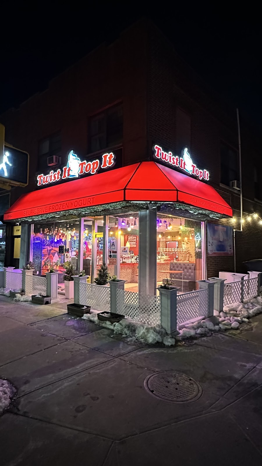 Twist It Top It Frozen Yogurt & Cafe: the place