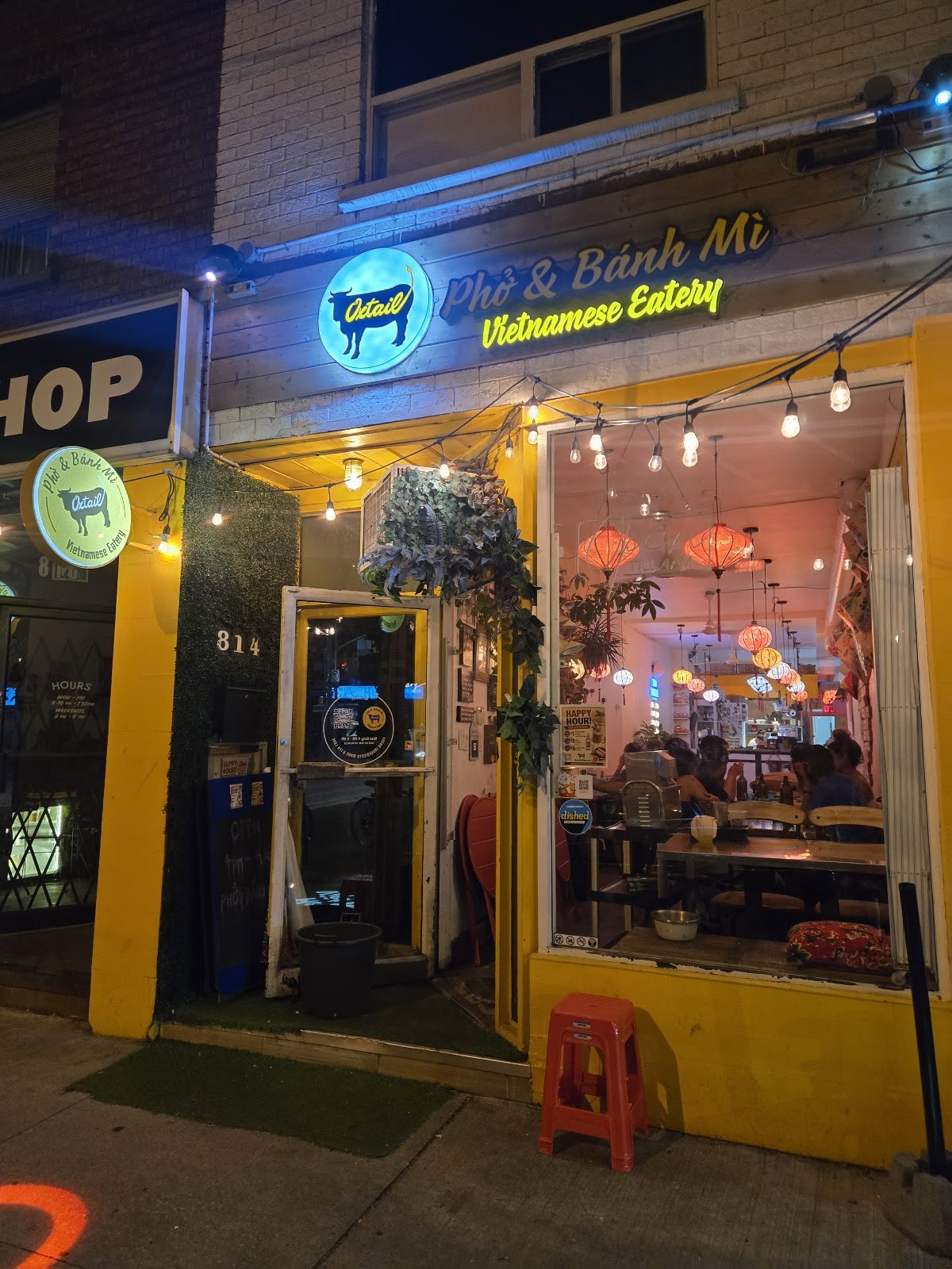 Oxtail Pho & Banh Mi: the place