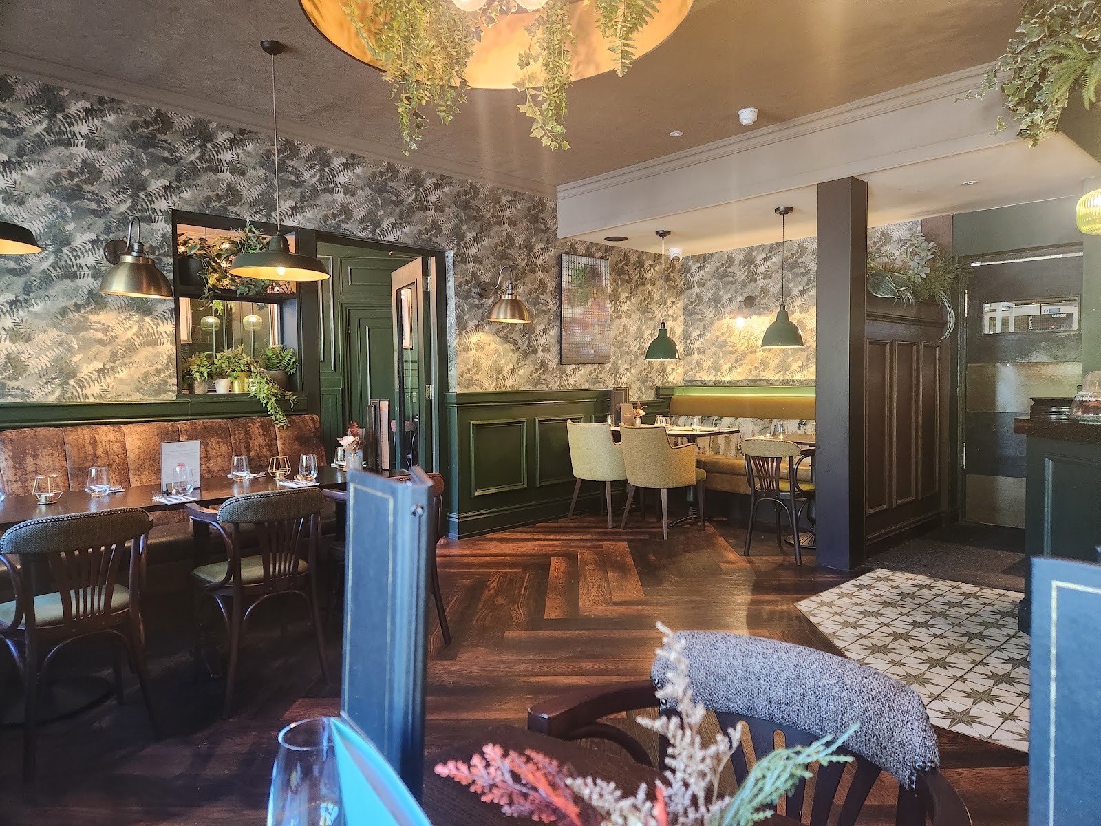 The Dore Bar & Grill: the place